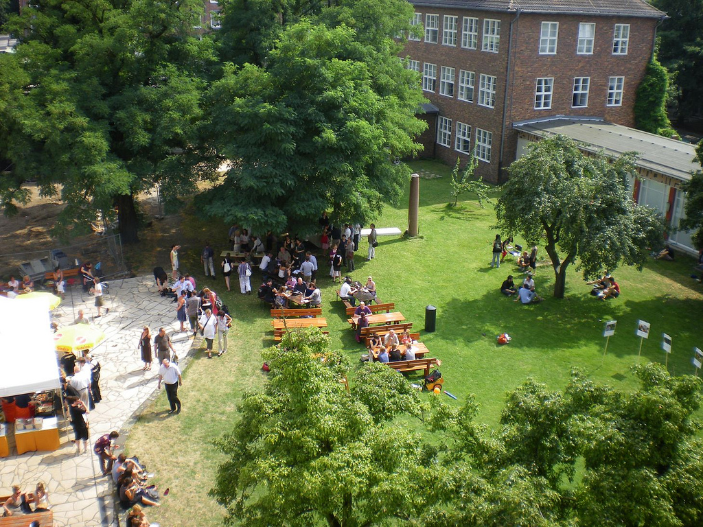 Kunsthochschule richtet *foundationClass für Geflüchtete ein