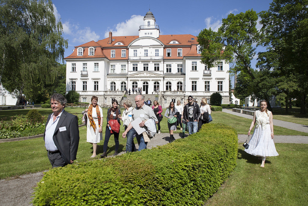 Staatsministerin Grütters lobt BKM Preis Kulturelle Bildung 2016 aus