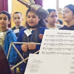 "SING!" sucht Schulen