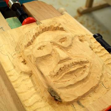"Porträt in Holz"