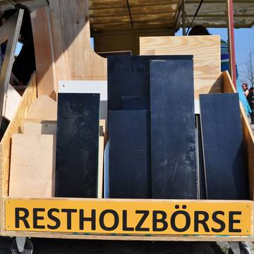 Zack | »Restholz vermöbeln«