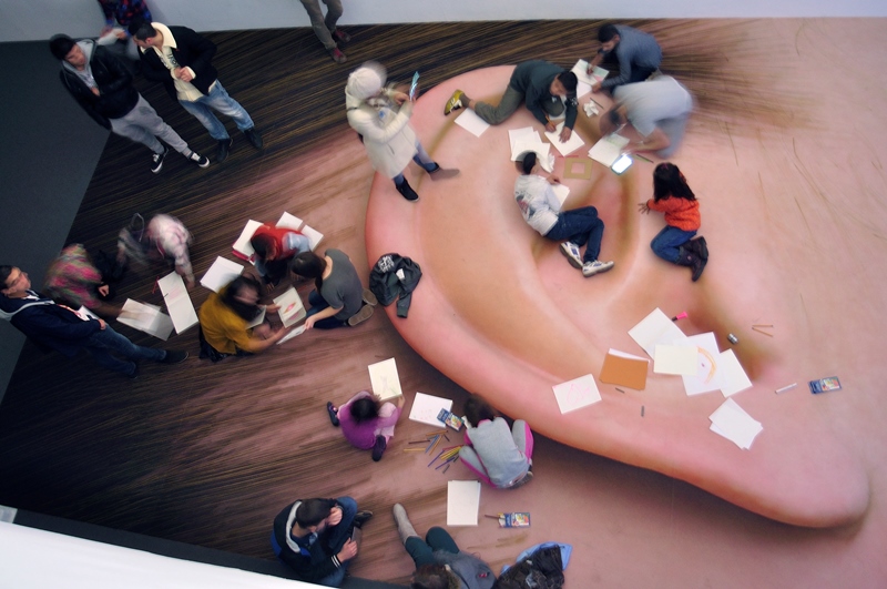 Das Projekt "Blickes / Glances" im Rahmen von Berlin Mondiale, Foto: Mona Jas