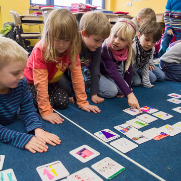Geräusche aus dem Klassenzimmer