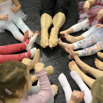 Kreativer Kindertanz für Jungen