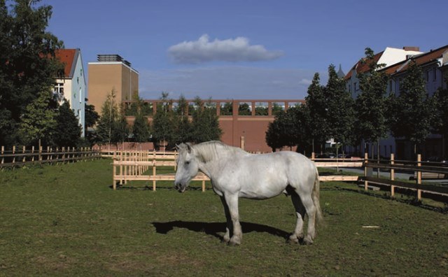 Die Werkstatt für Veränderung (2003-2010), Projekt von Seraphina Lenz, Carl-Weder-Park in Berlin-Neukölln, Foto: Lothar M. Peter