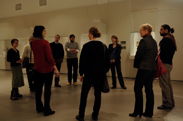Ausstellungsbesuch mit den Teilnehmerinnen des Museumsdiwans
