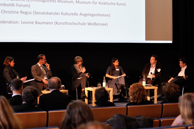 Podiumsdiskussion "Kulturelle Bildung in Berliner Museen" mit Prof. Carmen Mörsch, StS Mark Rackles, Dr. Christine Regus, Dr. Stefan Weber, Monika Zessnik und Leonie Baumann