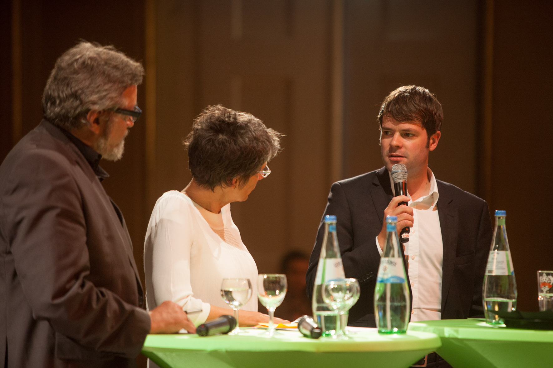 Stadtforum 29. Mai 2013. Im Heimathafen Neukölln diskutieren Staatssekretär Björn Böhning, Prof. Dr. Klaus J. Beckmann und Elke Frauns, Foto: Till Budde
