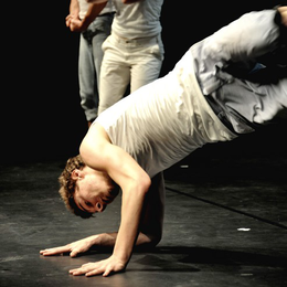 "Empört Euch" Tanzfestival der TanzZeit-Jugendcompany EVOKE