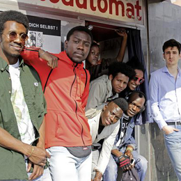 Im Juni lädt die akademie der autodidakten ins Ballhaus Naunynstraße