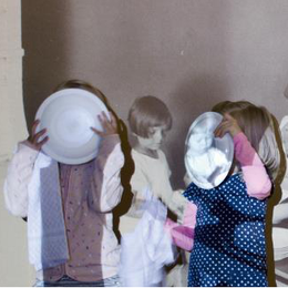 NACH UND NACH GEDACHT – Künstlerische Auseinandersetzung mit Fotografien aus dem Archiv des Pestalozzi-Fröbel-Haus