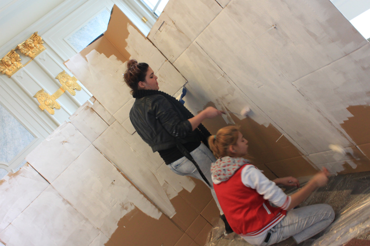 „Zu dir oder zu mir?“-Ausstellung im Rathaus Pankow. Foto: Rainer Untch